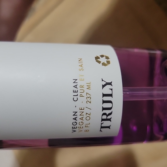 TRULlnfTush & Tatas Renewing Treatment - Body Cleanser - Picture 4 of 5